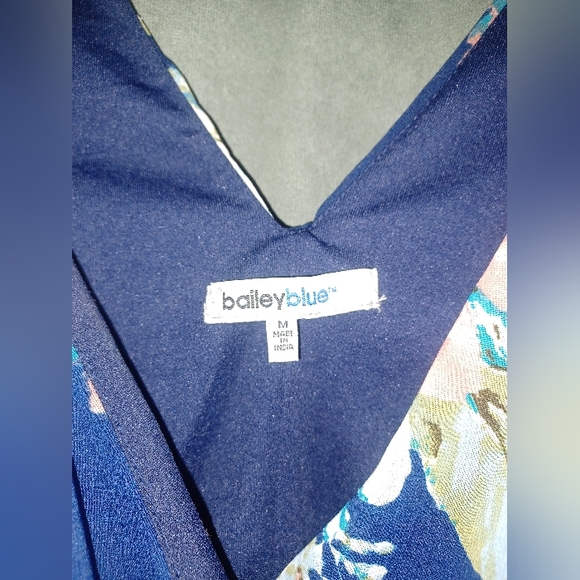 FLORAL SHORTS ROMPER - Picture 9 of 13